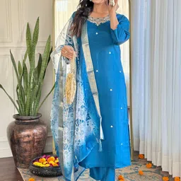 VASTRAHUT Ethnic Motifs Embroidered Thread Work Chanderi Silk Kurta & Trousers & Dupatta image 5