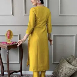 anjiki Women Cotton Blend Kurti Pant Dupatta Set image 2