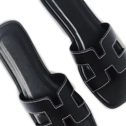 DIOCHI Women Solid Open Toe One Toe Flats image 5