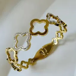 STYOLLO Women Enamelled Gold-Plated Clover Design Bangle-Style Bracelet image 4