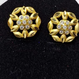 Anshenterpris Gold-Plated Crystals Studded Geometric Studs image 2