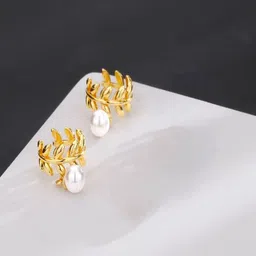 ROYAL NEEDS Leaf Shaped Ear Cuff Earrings image 5