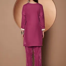 Poshak Hub embroidered Mirror Work Tunic With Trouser Co-Ords image 3