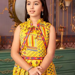 Aarika Girls Ethnic Motifs Printed Regular Kurta with Patiala image 2