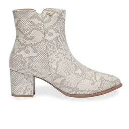 Monrow Women Round Toe Regular Boots image 5