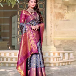 AKSH FASHION Woven Design Zari Silk Blend Banarasi Saree image 4