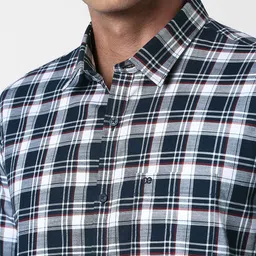 Peter England Casuals Men Slim Fit Checked Casual Shirt image 4