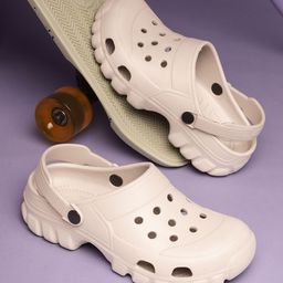 glitchez Men Self Design Clogs-picture-4
