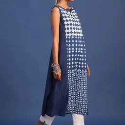 Taavi Women Indigo Block Panel Printed Pure Cotton A-Line Sleeveless Kurta image 2