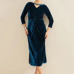 Antheaa Keyhole Neck Velvet Sheath Midi Dress image 4