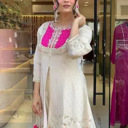 VS MALL Women Ethnic Motifs Embroidered Regular Thread Work Kurta with Palazzos image 5