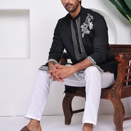 RANGKALP Men Black Floral Embroidered Thread Work Kurta-picture-24