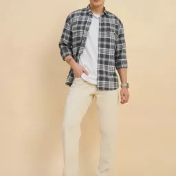 white leapard Men Regular Mid Rise Beige Jeans image 4