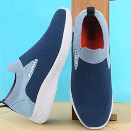 SPRENGE Men Textured Sneakers-image-65
