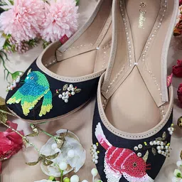 Fulkari Women Embellished Round Toe Mojaris-picture-13