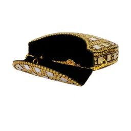 SHAKUNTLA VINTAGE Multicolor Clutch image 3