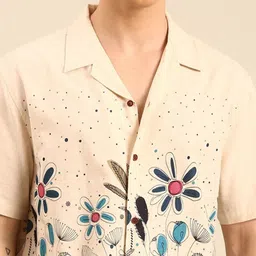 Voroxy Men Relaxed Floral Printed Casual Shirt image 2