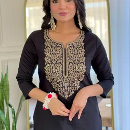 SDK FASHION Women Ethnic Motifs Embroidered Regular Kurta with Trousers & With Dupatta image 2