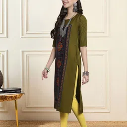 HERE&NOW Selection Of 3 Floral Printed Round Neck Straight Kurta image 5