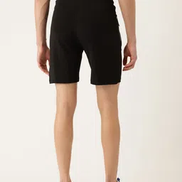 Okane Men Above-Knee Length Shorts image 5