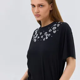 COVER STORY Women Embellished Solid Cotton T-shirt image 4