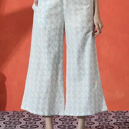 Sangria Floral Printed Straight Pure Cotton Kurta With Trousers & Dupatta image 2