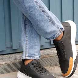 TYBELT Men Colourblocked Sneakers image 4