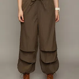 Roadster Women Solid Parachute Trouser-image-33