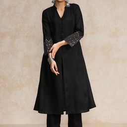 Varanga Mandarin Collar A-Line Kurta With Trousers-picture-16