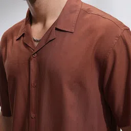 HIGHLANDER Men Embroidered Cuban Collar Relaxed Shirt image 2