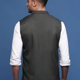 SHOWOFFFF Slim Fit Mandarin Collar Nehru Jacket image 3