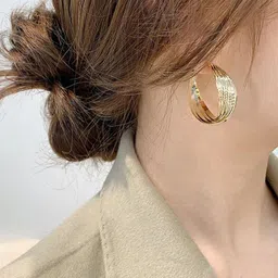 M55 Gold-Plated Circular Shaped Twisted Hoop Earrings image 5