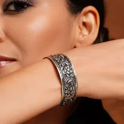 JAYPORE Silver Textured Bangle image 2