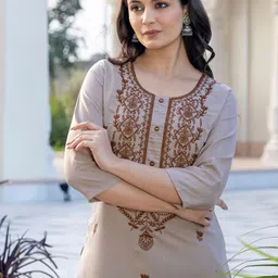 Skylee Pop Women Ethnic Motifs Embroidered Chikankari Kurta image 4