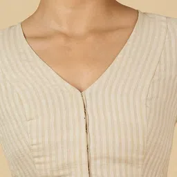 Studio Shringaar Pure Cotton Checked V Neck Saree Blouse image 4