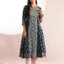Vbuyz Women Floral Printed Thread Work Kurta-picture-39