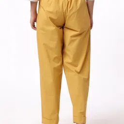 MUUN Women Relaxed Pleated Trousers image 5
