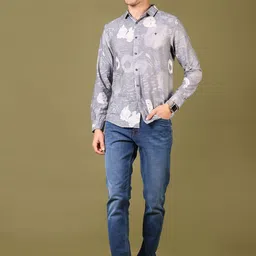 V-Mart Men Spread Collar Abstract Printed Cotton Casual Shirt image 5