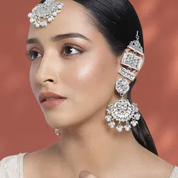 Peora Silver-Plated Artificial Stones and Beads Studded Jewellery Set With Maangtikka image 5