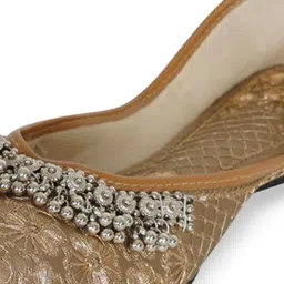 DFR Women Mojaris Flats image 4