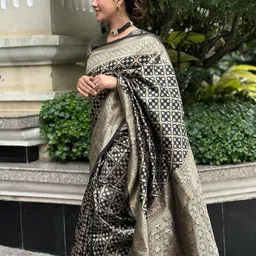 SWEETPEL Woven Design Zari Banarasi Saree image 5