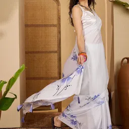 all about you Floral Printed Saree With Unstitched Blouse Piece image 4