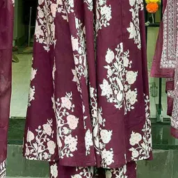 Vetrokart Girls Floral Printed Panelled Kurta with Trousers & With Dupatta image 3