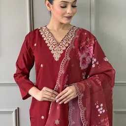 KALINI Floral Embroidered Straight Kurta With Trousers & Dupatta image 4