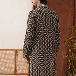 Jompers Men Geometric Embroidered Sequinned Kurta image 3