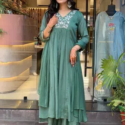 ATOXIC Women Embroidered Pleated Kurta with Palazzos & With Dupatta image 4