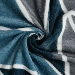 schp Woolen, Velvet Double Flat 240 TC Printed Bedsheet image 3