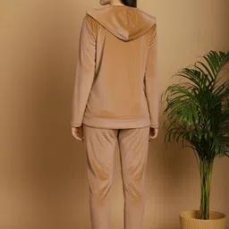 Valles365 by S.C. Women Night suit image 3