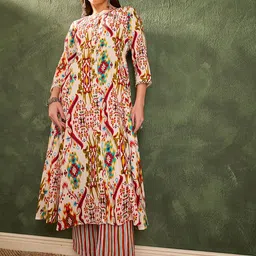 Shae by SASSAFRAS Ikat Abstract Printed Pure Cotton Flared Kurta With Trousers-picture-16