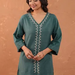 MISRI Embroidered V-Neck Tunic With Trousers image 3